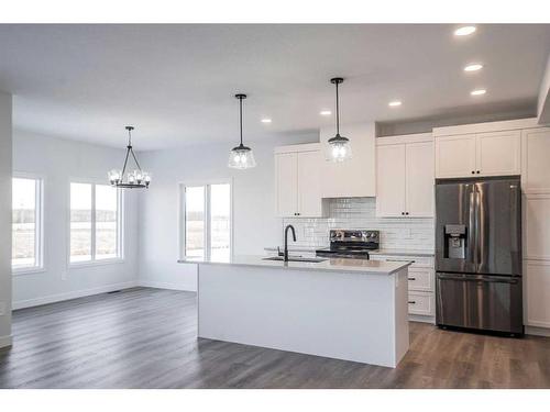 7113 85 Street, Grande Prairie, AB - Indoor Photo Showing Kitchen With Upgraded Kitchen