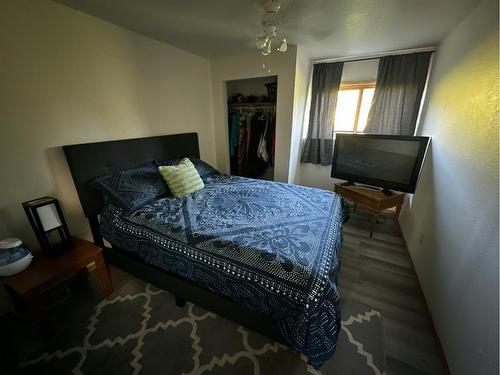 843A Township, Rural Northern Lights, County Of, AB - Indoor Photo Showing Bedroom