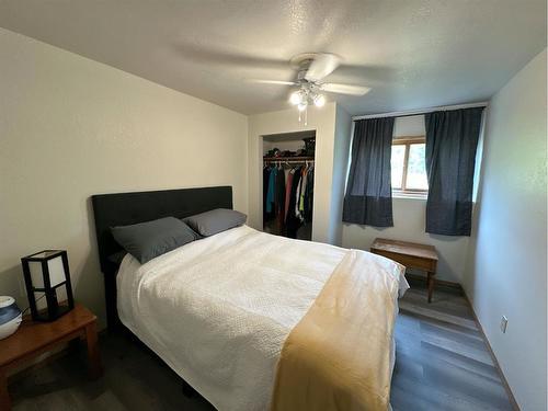 843A Township, Rural Northern Lights, County Of, AB - Indoor Photo Showing Bedroom