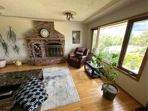 843A Township, Rural Northern Lights, County Of, AB - Indoor Photo Showing Other Room