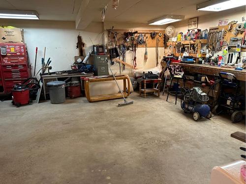 843A Township, Rural Northern Lights, County Of, AB - Indoor Photo Showing Garage