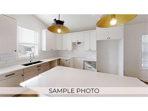 221-11850 84 Avenue, Grande Prairie, AB - Indoor Photo Showing Kitchen With Double Sink