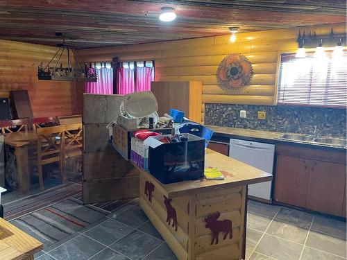83105 Highway 735, Rural Clear Hills County, AB - Indoor