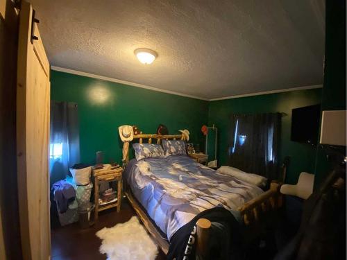 4909 51 Street, Wanham, AB - Indoor Photo Showing Bedroom