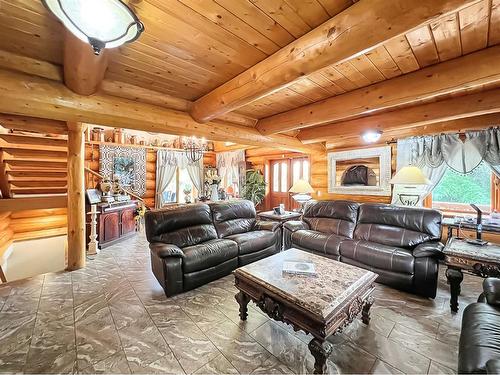 19132 Twp 825, Rural Northern Sunrise County, AB - Indoor Photo Showing Living Room