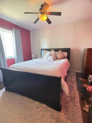 5613 Evergreen Drvie, High Prairie, AB - Indoor Photo Showing Bedroom