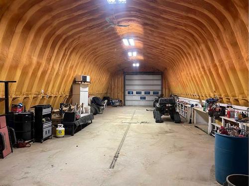 85211 Range Road 203, Rural Northern Sunrise County, AB - Indoor Photo Showing Garage