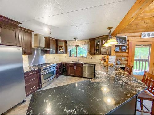 69067 Hwy 40, Rural Greenview No. 16, M.D. Of, AB - Indoor Photo Showing Kitchen
