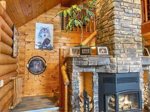69067 Hwy 40, Rural Greenview No. 16, M.D. Of, AB - Indoor With Fireplace