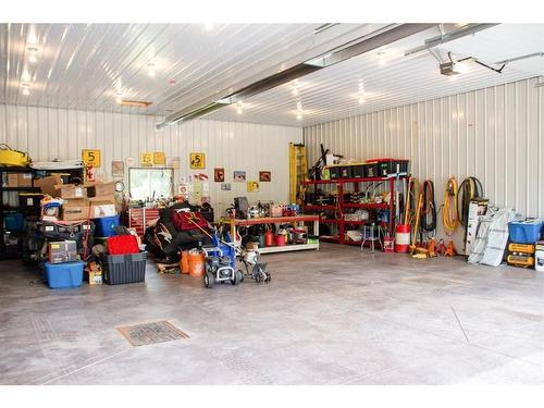 69067 Hwy 40, Rural Greenview No. 16, M.D. Of, AB - Indoor Photo Showing Garage