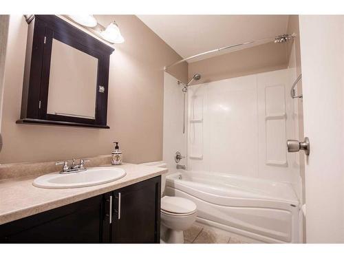 5415 46 Street, Valleyview, AB - Indoor Photo Showing Bathroom