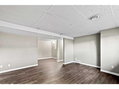 5415 46 Street, Valleyview, AB - Indoor Photo Showing Other Room