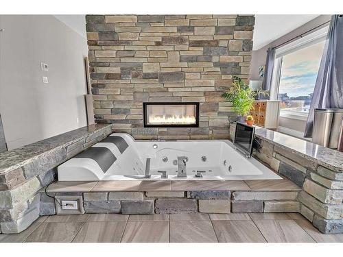 7702 Covington Way, Rural Grande Prairie No. 1, County Of, AB - Indoor With Fireplace