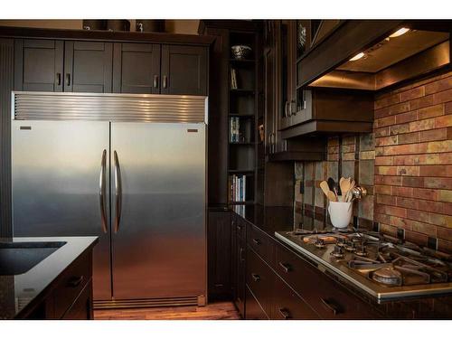 13 Chinook Crescent, High Level, AB - Indoor Photo Showing Kitchen