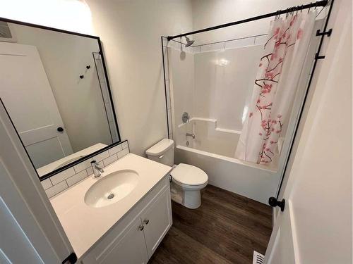 155-11850 84 Avenue, Grande Prairie, AB - Indoor Photo Showing Bathroom