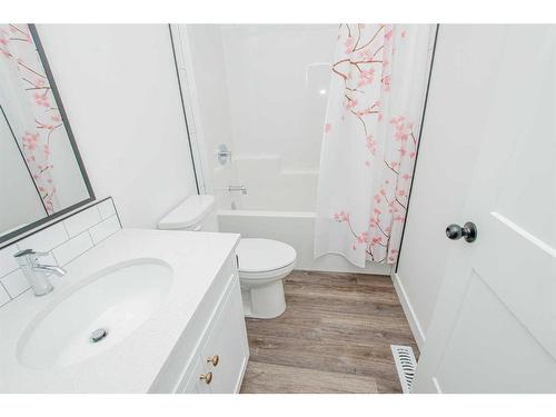 155-11850 84 Avenue, Grande Prairie, AB - Indoor Photo Showing Bathroom