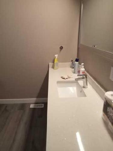5625 44 Street, Valleyview, AB - Indoor Photo Showing Bathroom