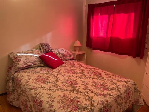 10413 117 Street, Fairview, AB - Indoor Photo Showing Bedroom