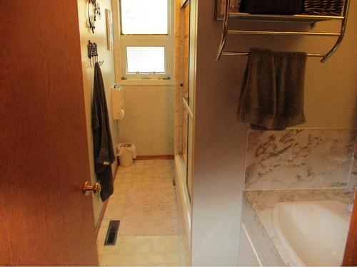 921023 Rge Rd 222, Rural Northern Lights, County Of, AB - Indoor Photo Showing Bathroom