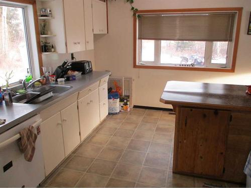 921023 Rge Rd 222, Rural Northern Lights, County Of, AB - Indoor Photo Showing Kitchen With Double Sink
