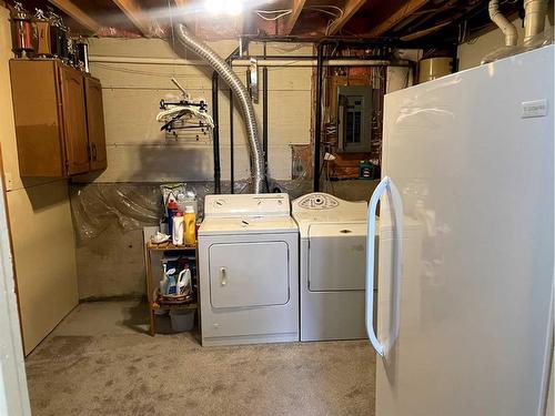 4706 55 Street, Grimshaw, AB - Indoor Photo Showing Laundry Room