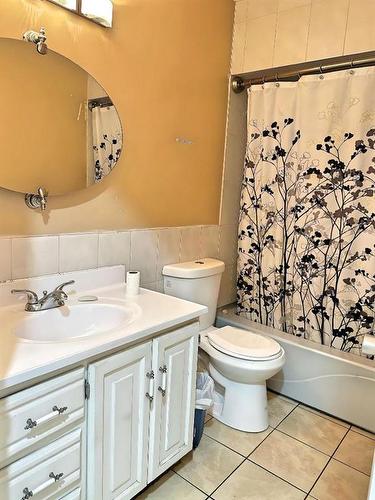 10113 97Th Avenue, Grande Cache, AB - Indoor Photo Showing Bathroom