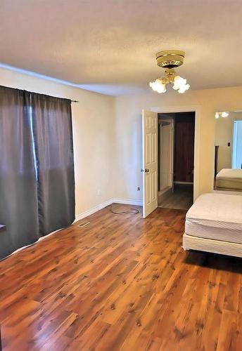 10113 97Th Avenue, Grande Cache, AB - Indoor Photo Showing Bedroom