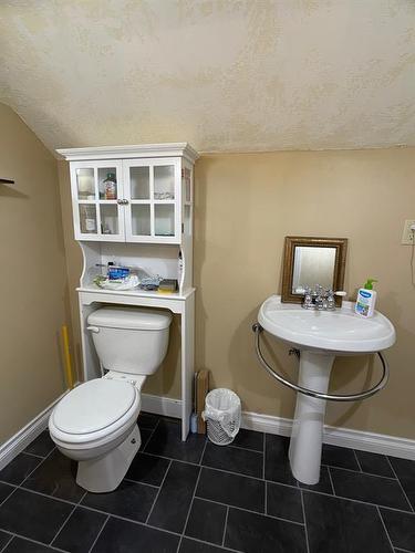 4900 55Th Avenue, High Prairie, AB - Indoor Photo Showing Bathroom
