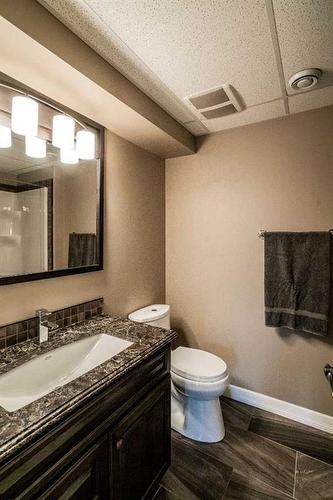 842007 Range Road 222, Rural Northern Lights, County Of, AB - Indoor Photo Showing Bathroom
