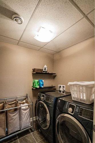 842007 Range Road 222, Rural Northern Lights, County Of, AB - Indoor Photo Showing Laundry Room