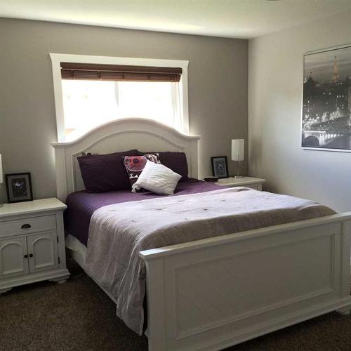 10410 90 Street, Peace River, AB - Indoor Photo Showing Bedroom