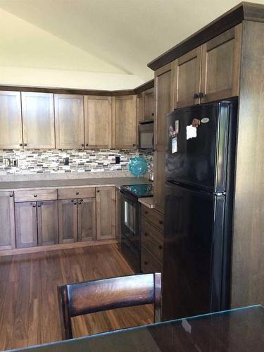 10410 90 Street, Peace River, AB - Indoor Photo Showing Kitchen With Upgraded Kitchen