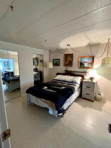 4905 49 Avenue, Wanham, AB - Indoor Photo Showing Bedroom