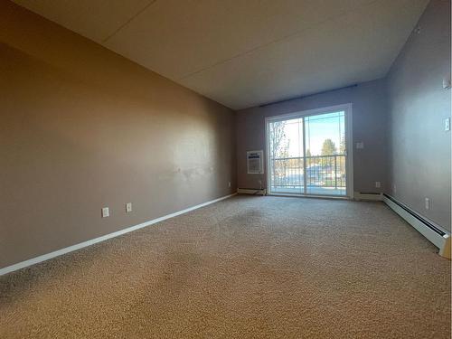 305-4646 55Th Avenue, High Prairie, AB - Indoor Photo Showing Other Room