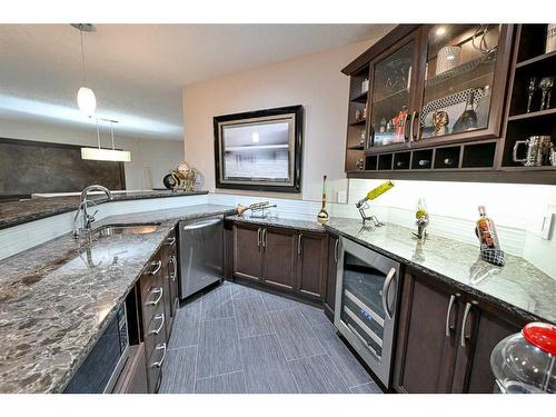 8218 Tamarack Trail, Rural Grande Prairie No. 1, County Of, AB - Indoor Photo Showing Kitchen With Double Sink
