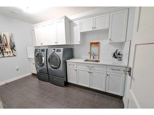 8218 Tamarack Trail, Rural Grande Prairie No. 1, County Of, AB - Indoor Photo Showing Laundry Room