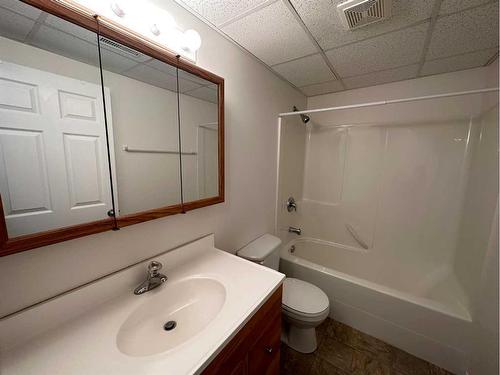 4904 50 Street, Grimshaw, AB - Indoor Photo Showing Bathroom