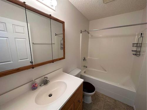 4904 50 Street, Grimshaw, AB - Indoor Photo Showing Bathroom
