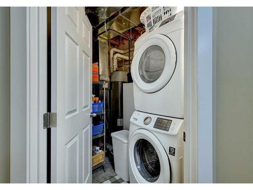 10109 92A Street, Grande Prairie, AB - Indoor Photo Showing Laundry Room