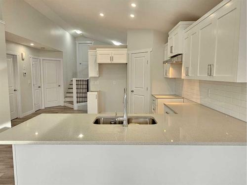 9464 92 Street, Wembley, AB - Indoor Photo Showing Kitchen With Double Sink