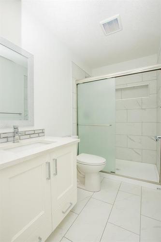 8845 85A Avenue, Grande Prairie, AB - Indoor Photo Showing Bathroom
