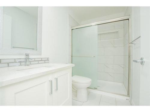 8845 85A Avenue, Grande Prairie, AB - Indoor Photo Showing Bathroom