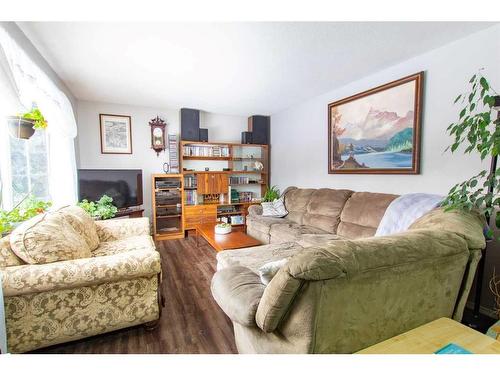 A&B-84052 Hwy 59, La Glace, AB - Indoor Photo Showing Living Room