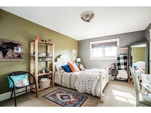 11802 106 Street, Fairview, AB - Indoor Photo Showing Bedroom