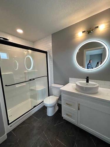 11326 107 Avenue, Grande Prairie, AB - Indoor Photo Showing Bathroom