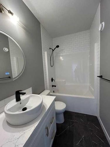 11326 107 Avenue, Grande Prairie, AB - Indoor Photo Showing Bathroom