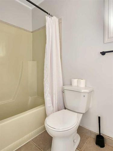 10849 98 Ave, Grande Cache, AB - Indoor Photo Showing Bathroom