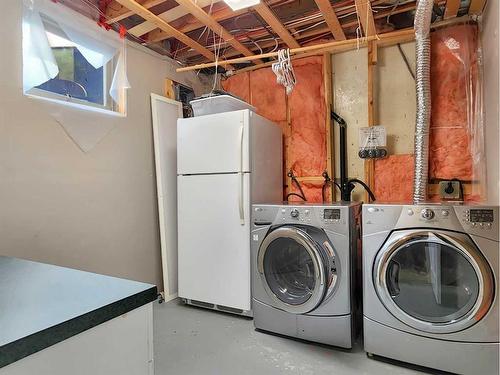 10849 98 Ave, Grande Cache, AB - Indoor Photo Showing Laundry Room