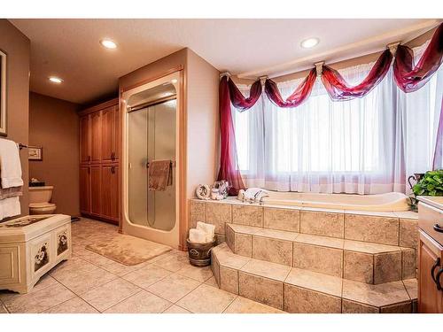 503 5Th Street Ne, Manning, AB - Indoor Photo Showing Bathroom