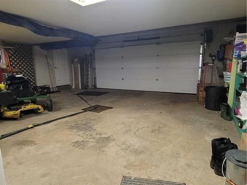 5405 52 Street, Berwyn, AB - Indoor Photo Showing Garage